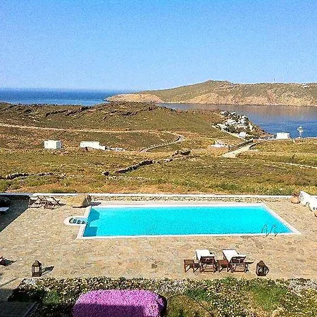 Yakinthos Hotel 3*